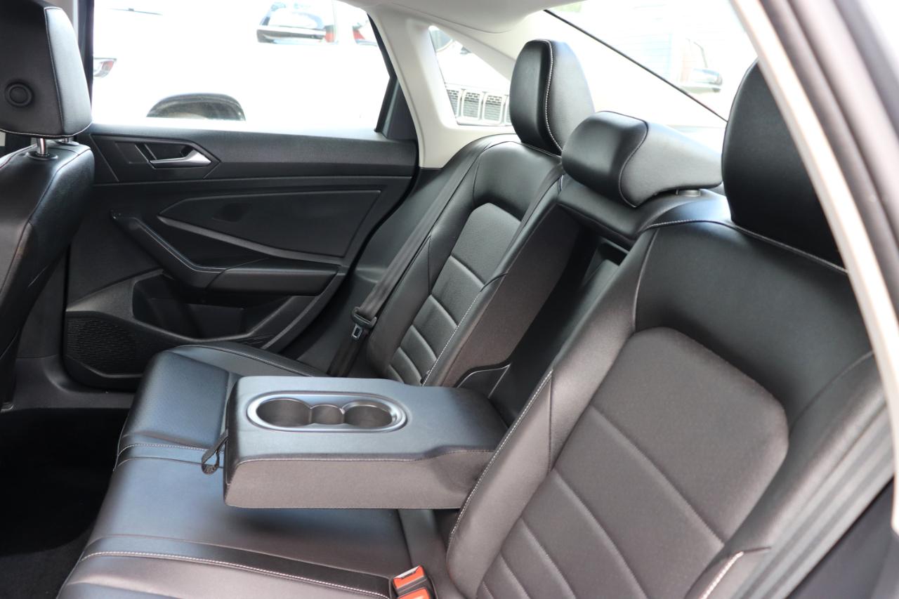 Volkswagen Jetta SE Auto 2024