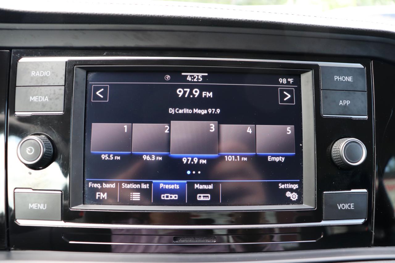 Volkswagen Jetta SE Auto 2024