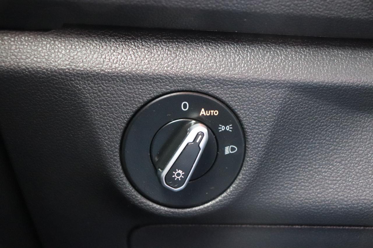 Volkswagen Jetta SE Auto 2024