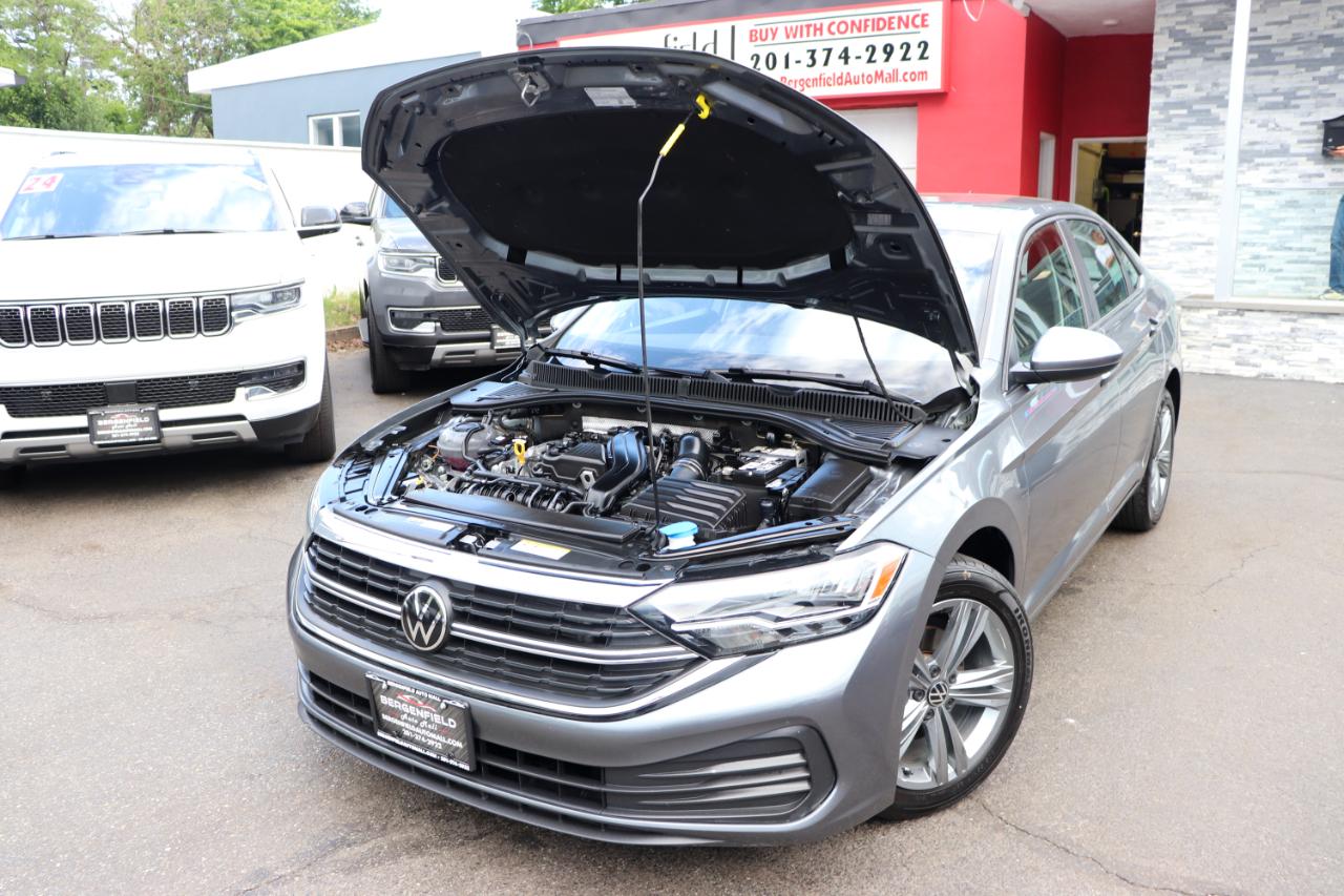 Volkswagen Jetta SE Auto 2024