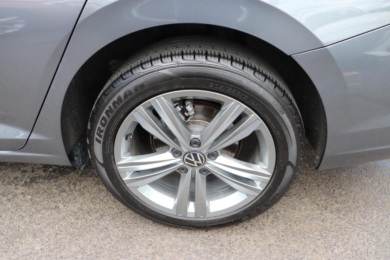 Volkswagen Jetta SE Auto 2024