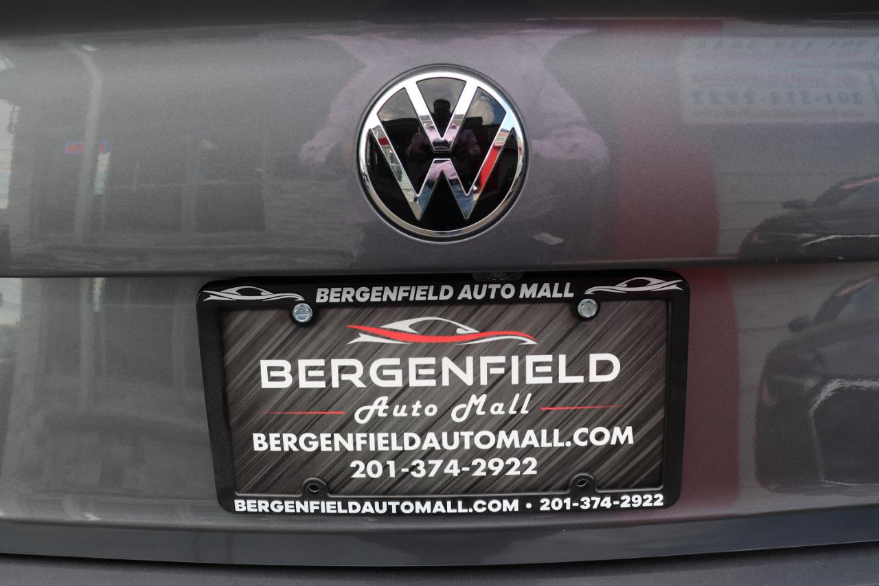 Volkswagen Jetta SE Auto 2024