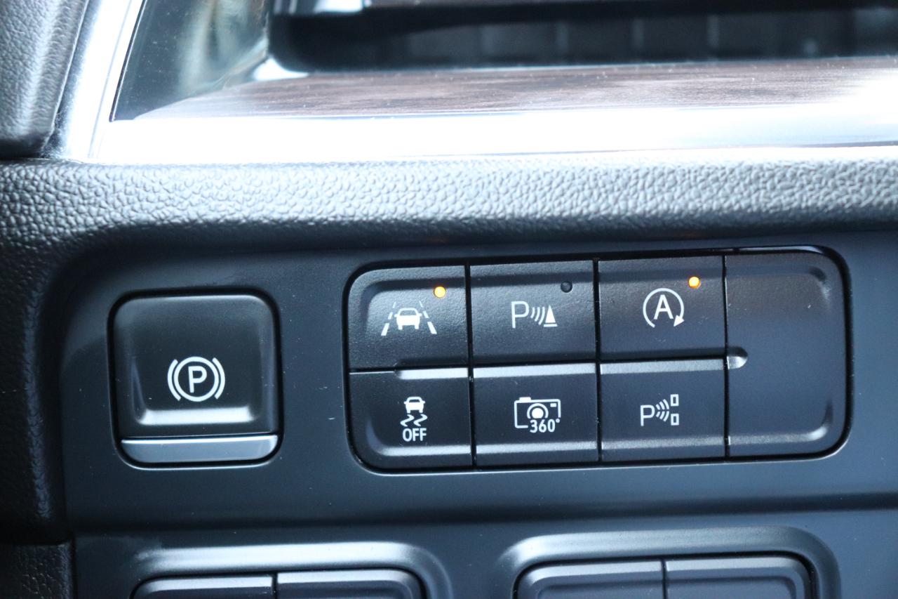 Chevrolet Tahoe 4WD 4dr LT 2025