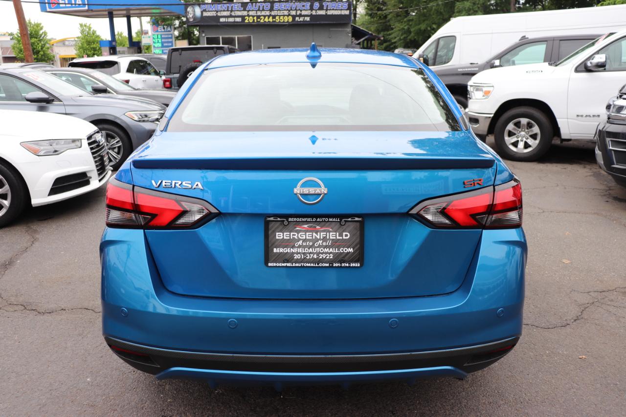 Nissan Versa SR CVT 2024
