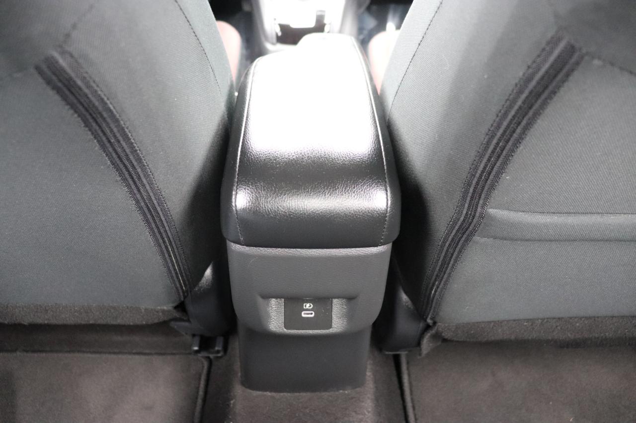 Nissan Versa SR CVT 2024