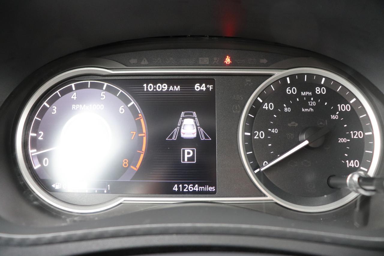 Nissan Versa SR CVT 2024