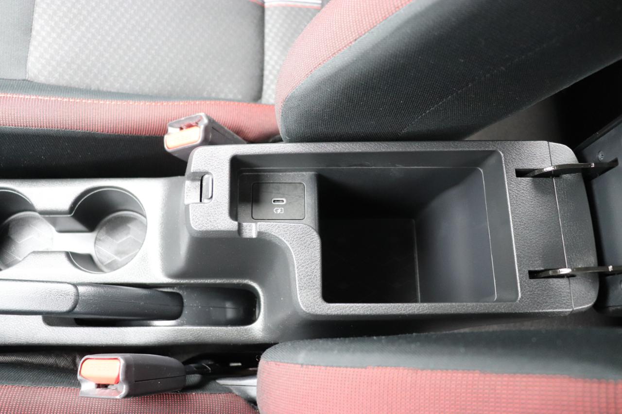 Nissan Versa SR CVT 2024
