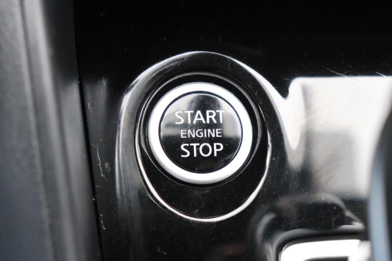 Nissan Versa SR CVT 2024