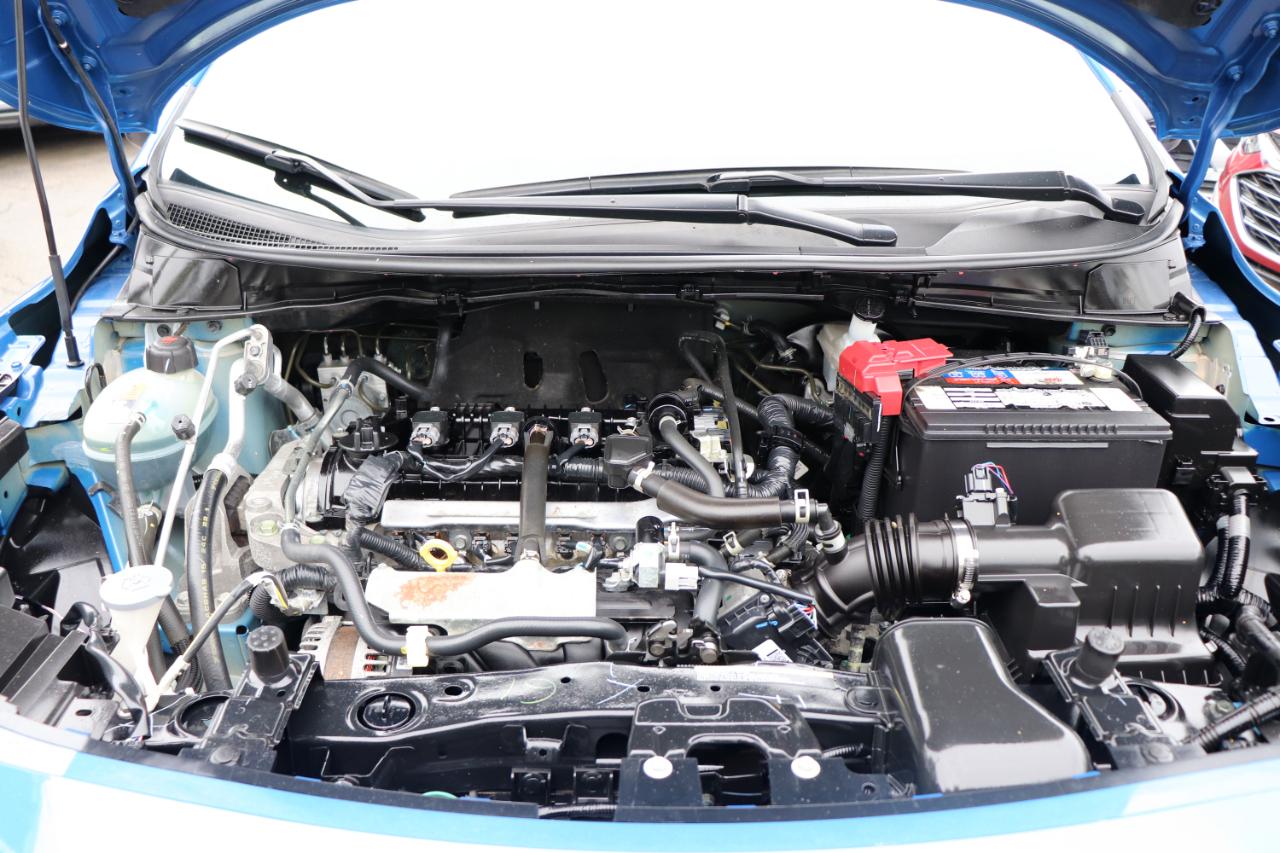 Nissan Versa SR CVT 2024