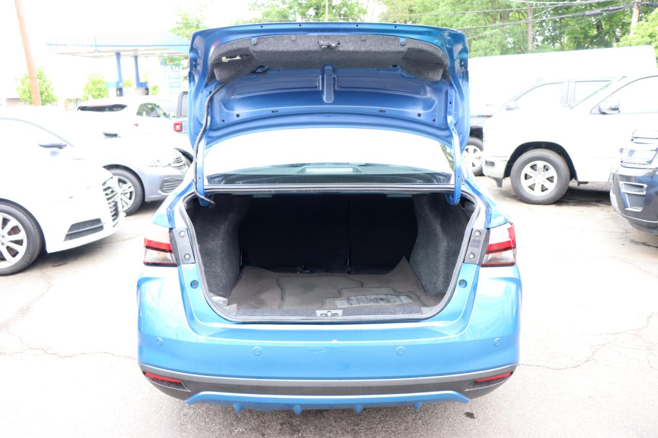 Nissan Versa SR CVT 2024