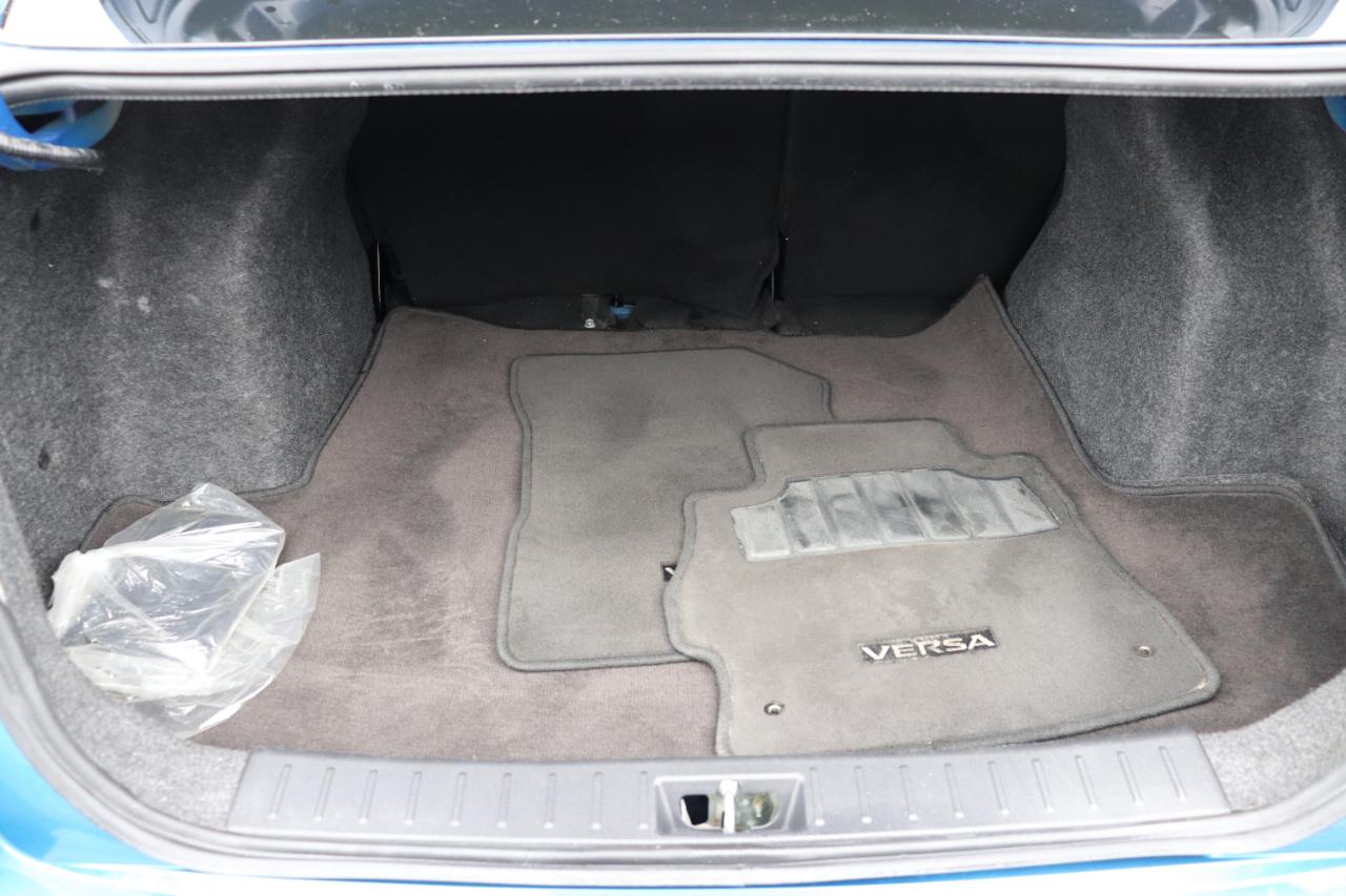 Nissan Versa SR CVT 2024