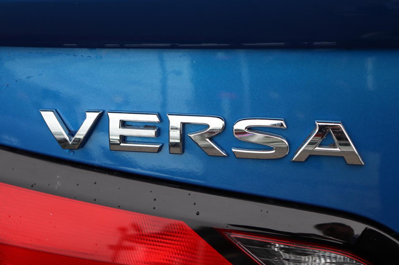 Nissan Versa SR CVT 2024