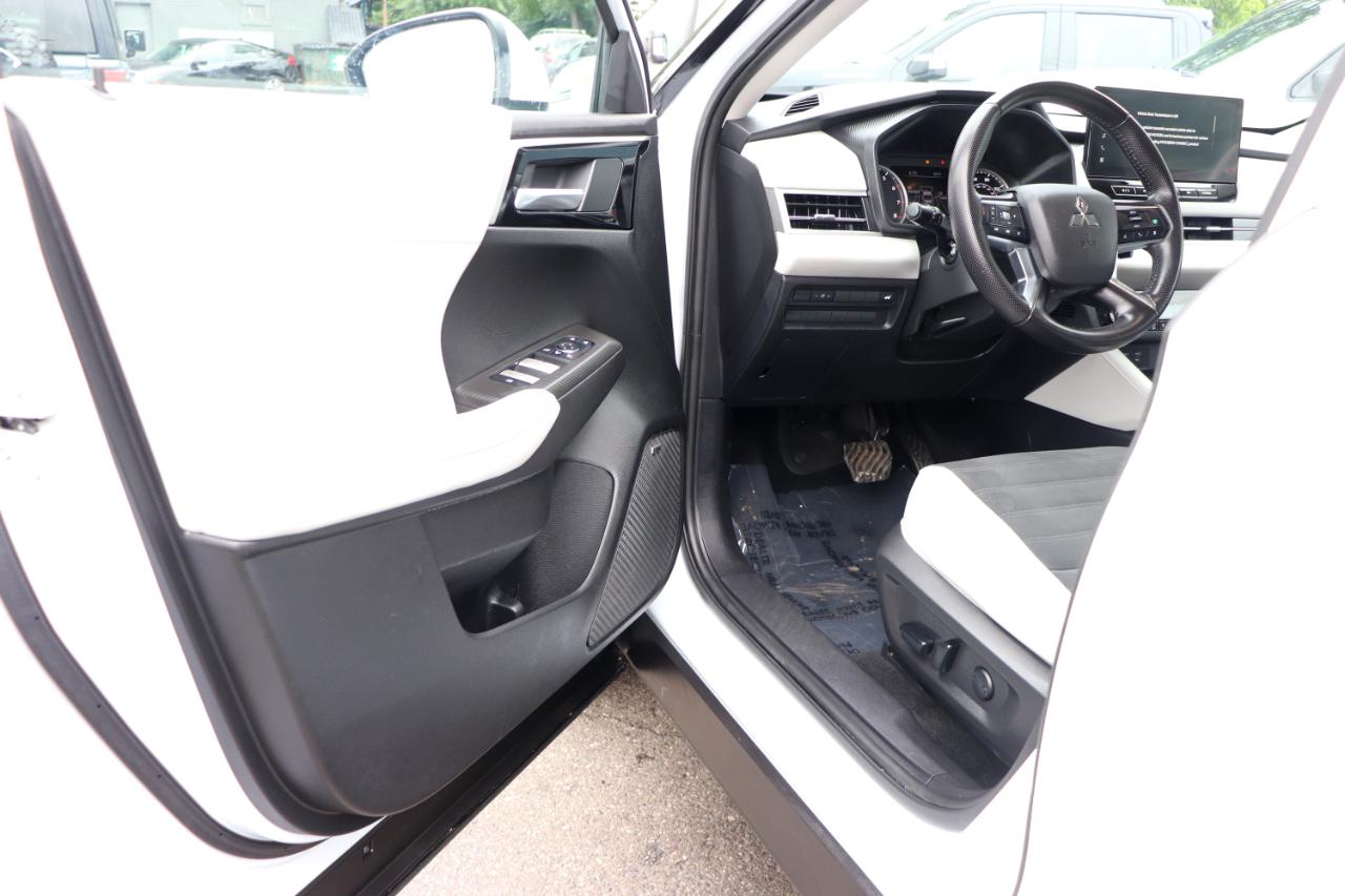 Mitsubishi Outlander SE S-AWC 2025