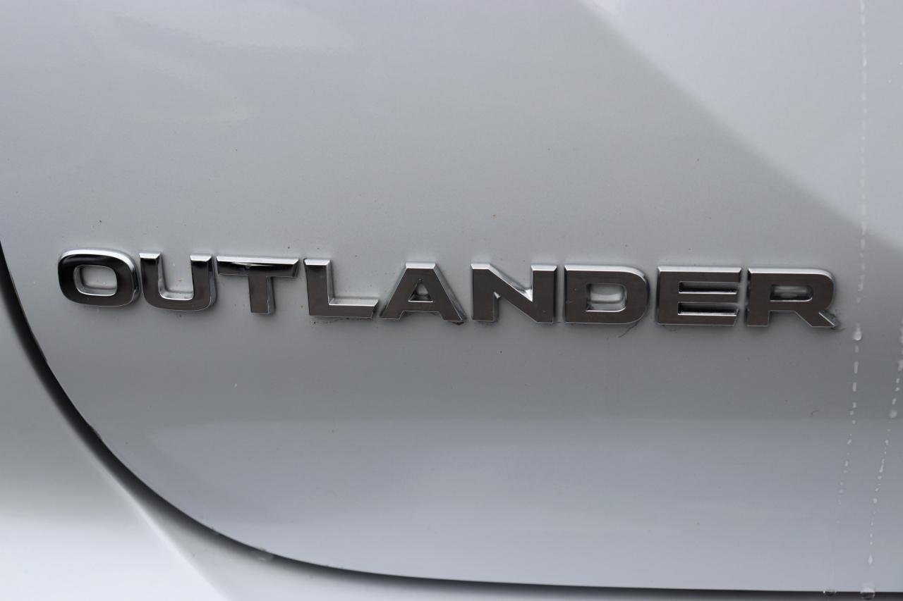 Mitsubishi Outlander SE S-AWC 2025