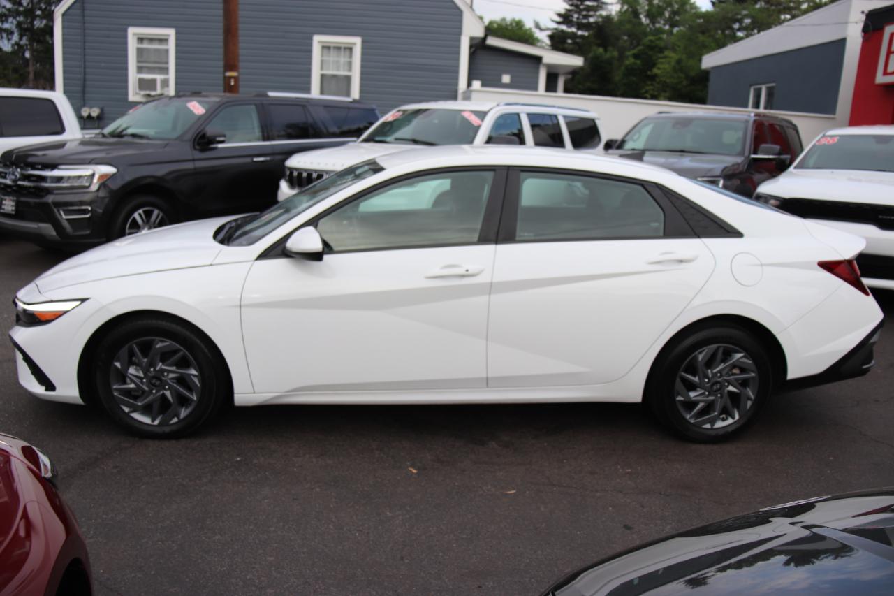 Hyundai Elantra SEL IVT 2024