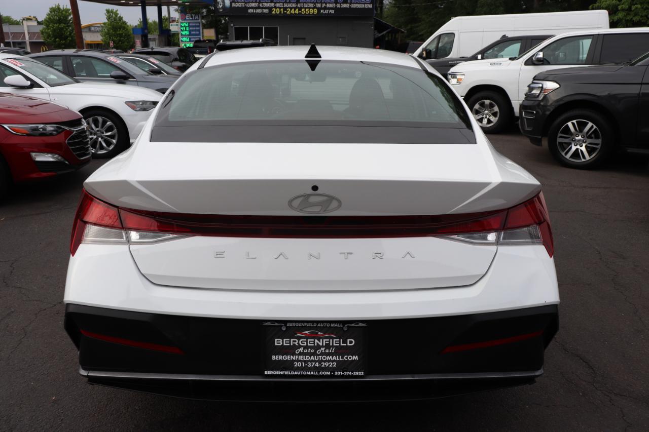 Hyundai Elantra SEL IVT 2024