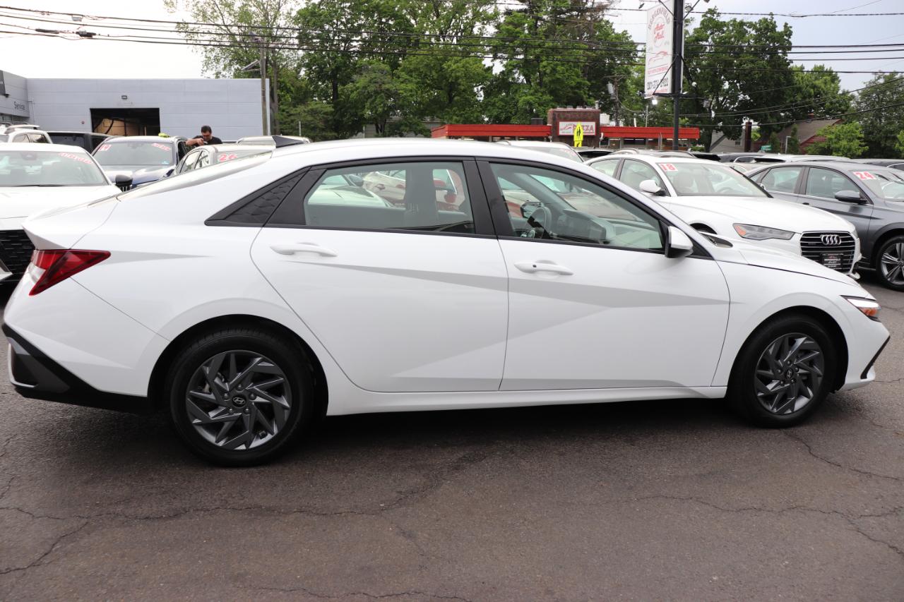 Hyundai Elantra SEL IVT 2024