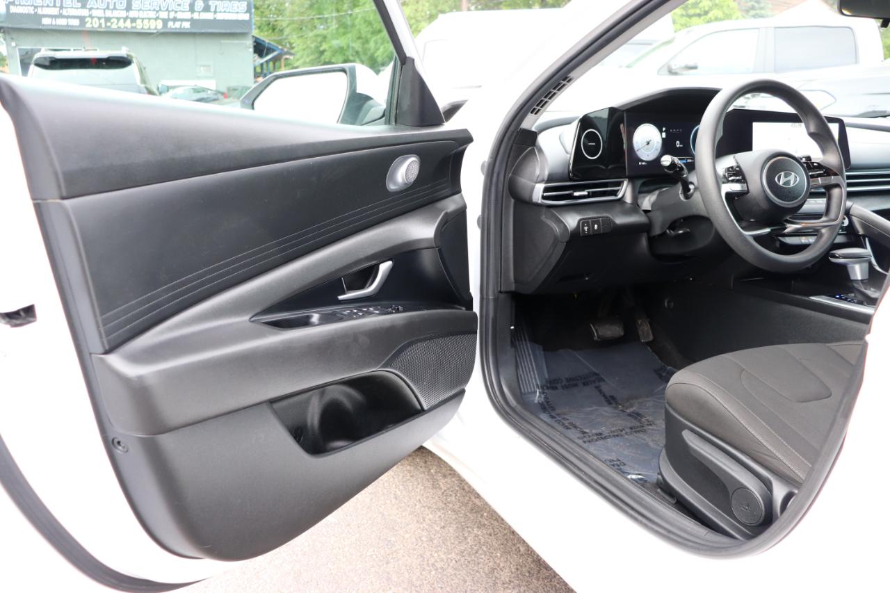 Hyundai Elantra SEL IVT 2024