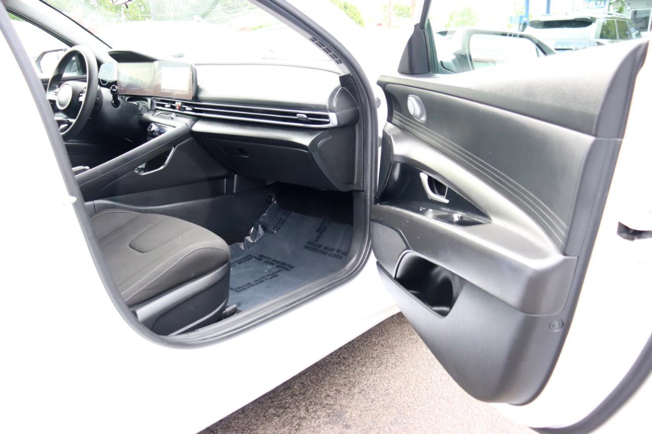 Hyundai Elantra SEL IVT 2024