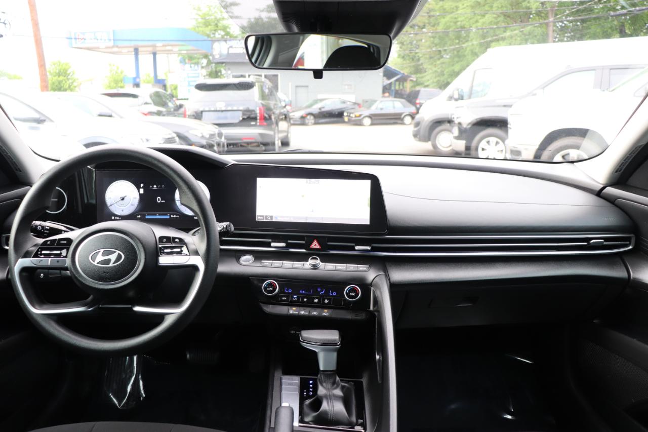 Hyundai Elantra SEL IVT 2024