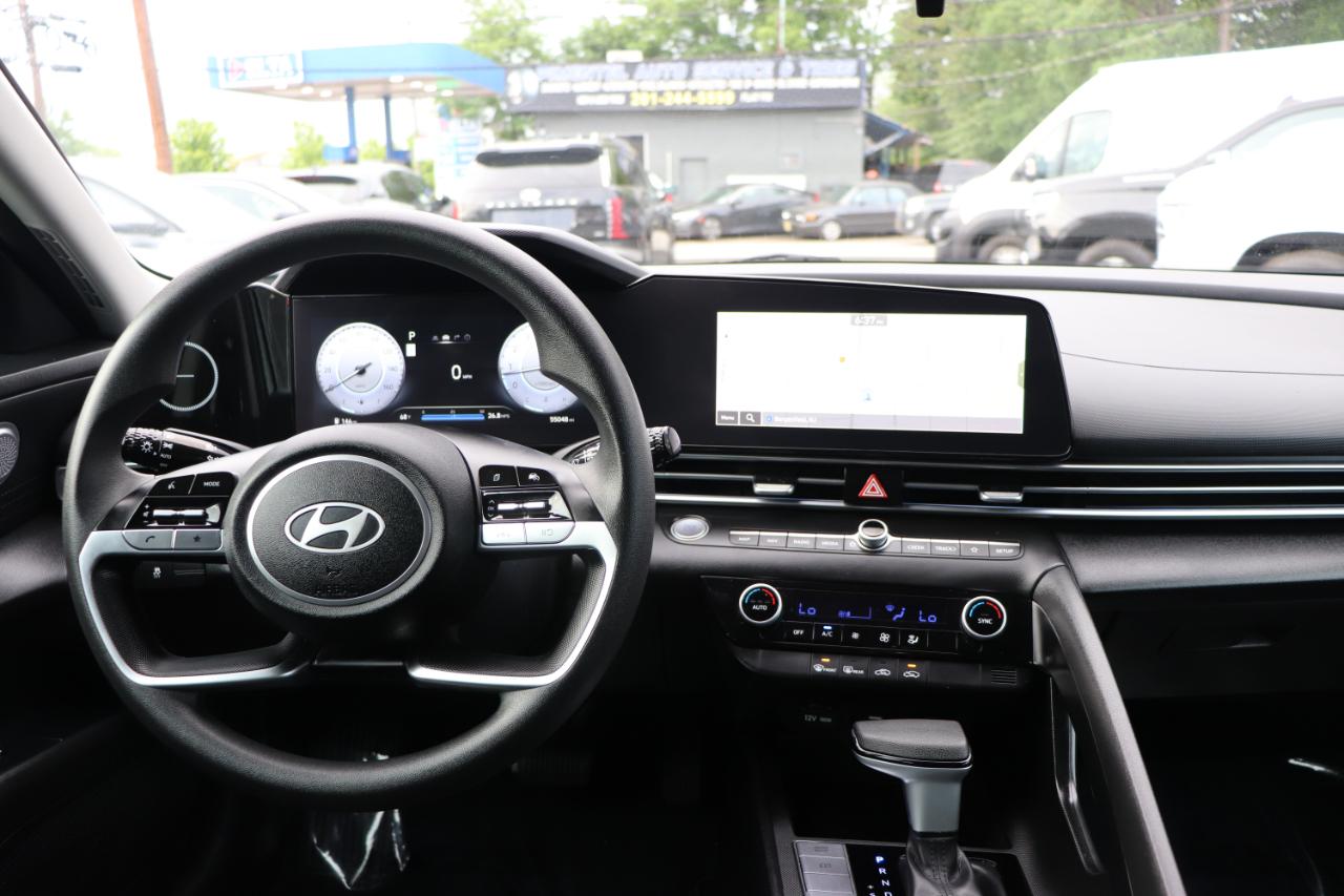 Hyundai Elantra SEL IVT 2024