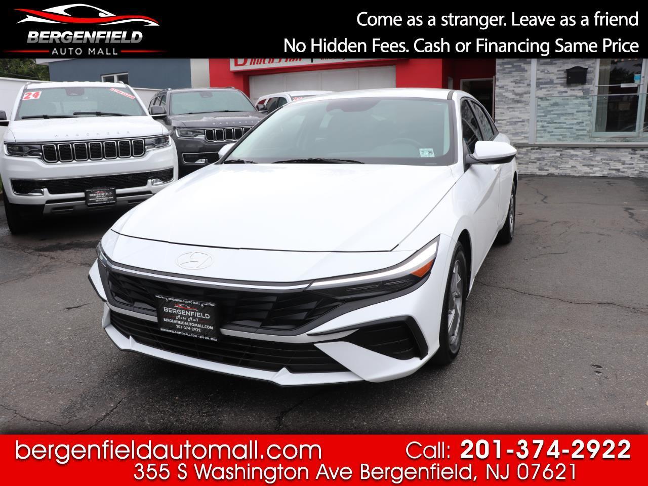 2024 Hyundai Elantra SE IVT
