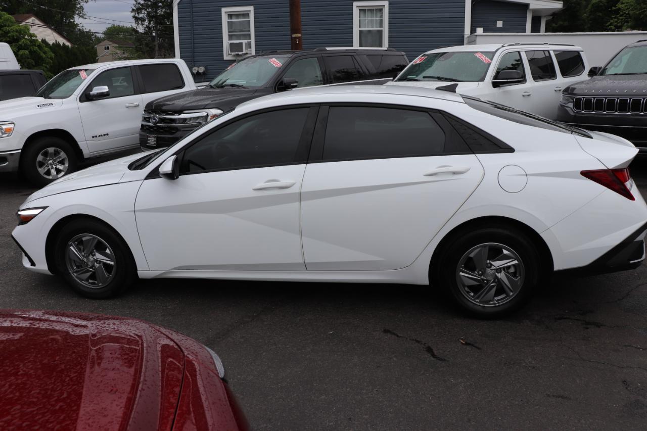 Hyundai Elantra SE IVT 2024