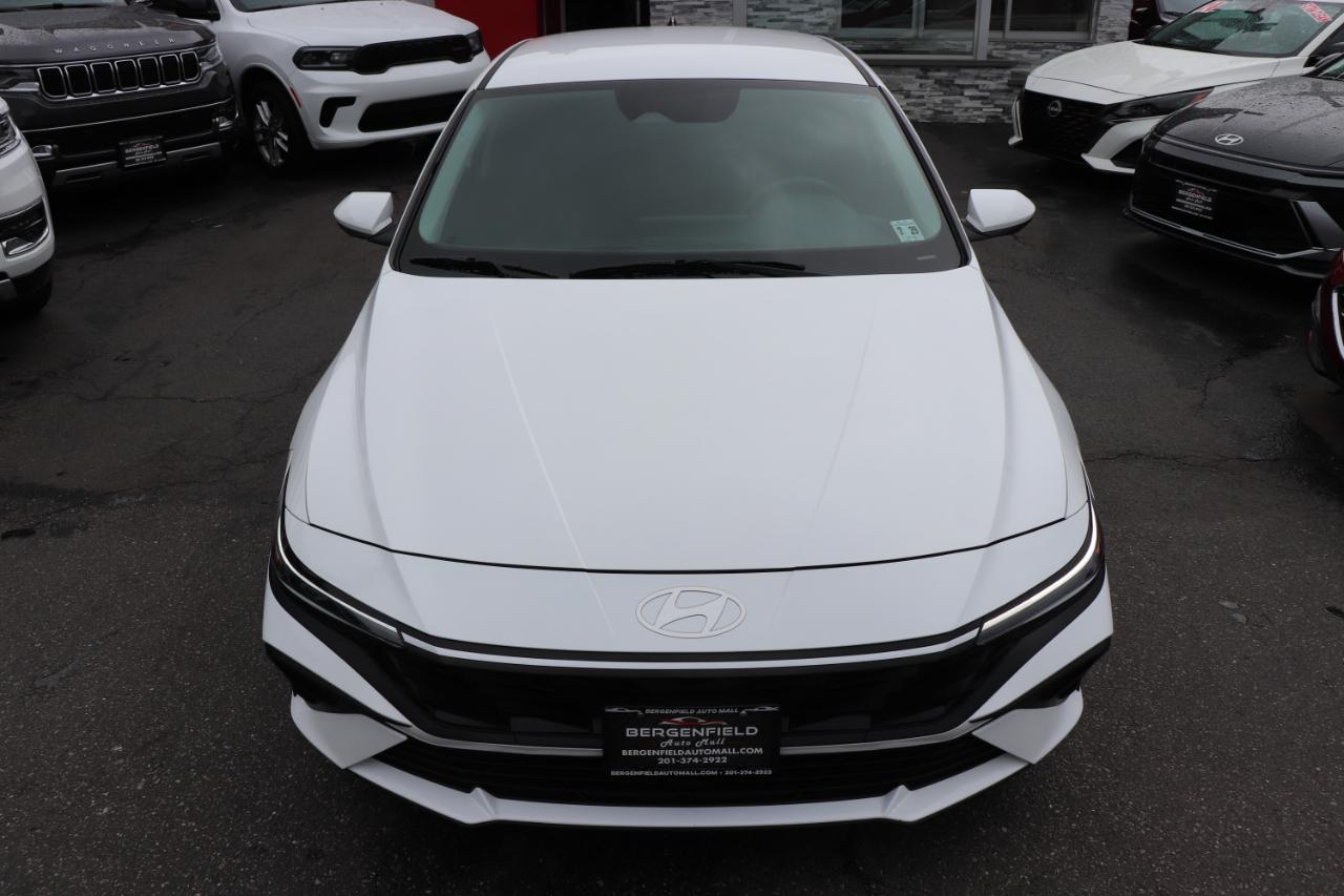 Hyundai Elantra SE IVT 2024