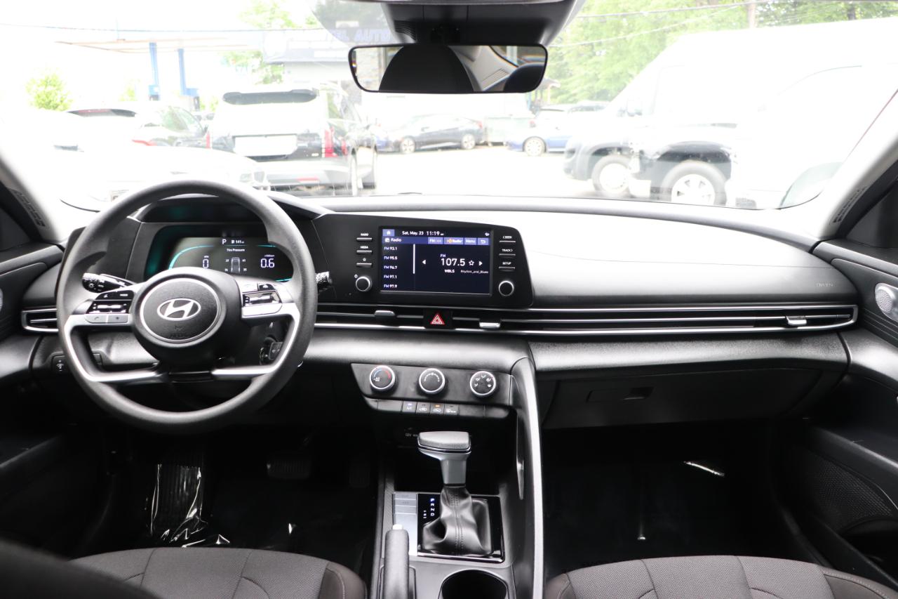 Hyundai Elantra SE IVT 2024