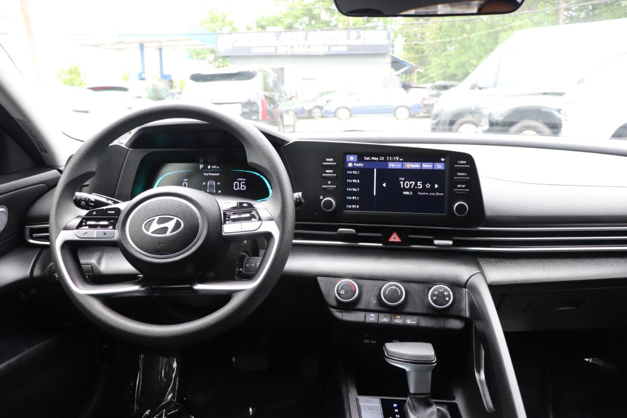 Hyundai Elantra SE IVT 2024
