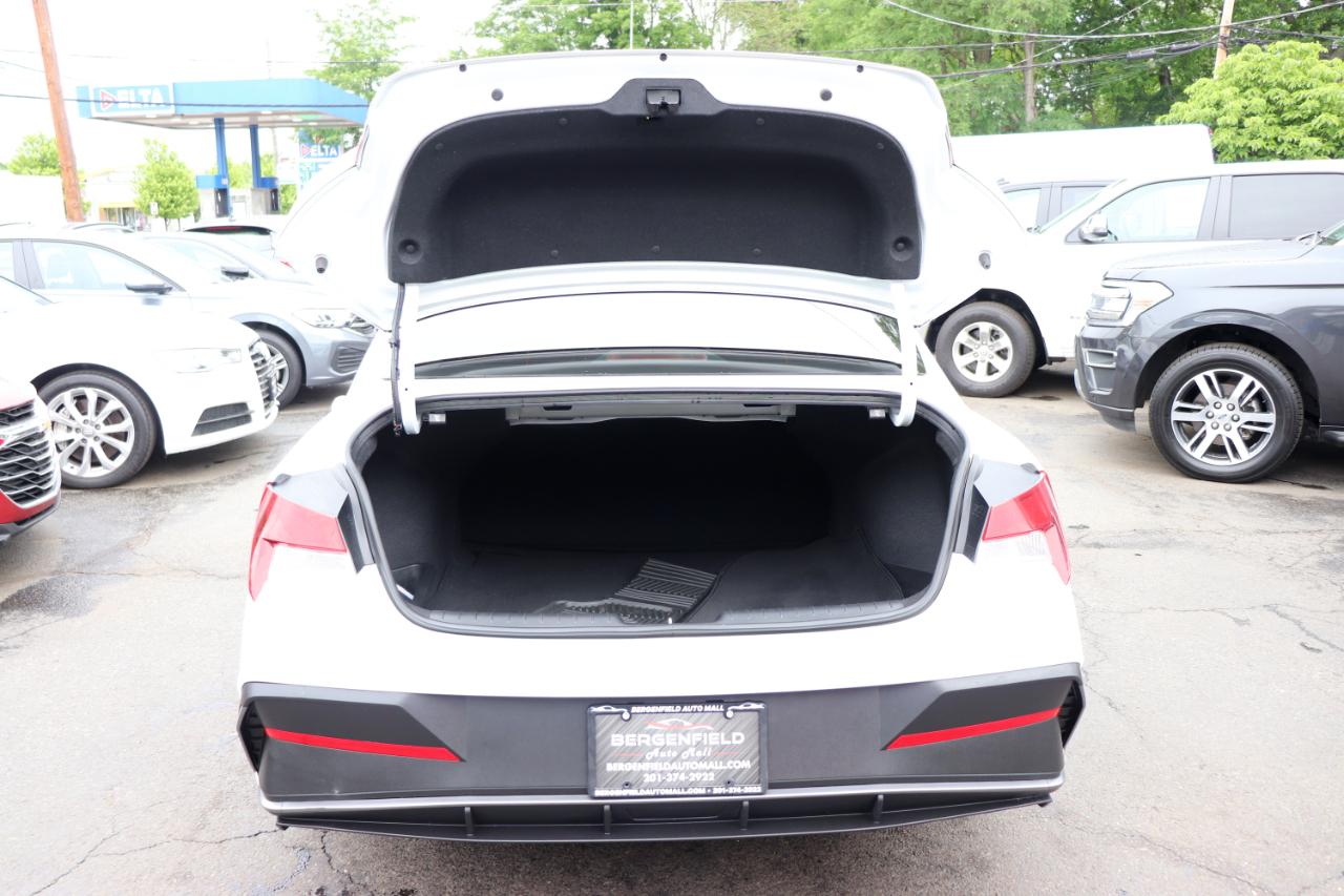 Hyundai Elantra SE IVT 2024