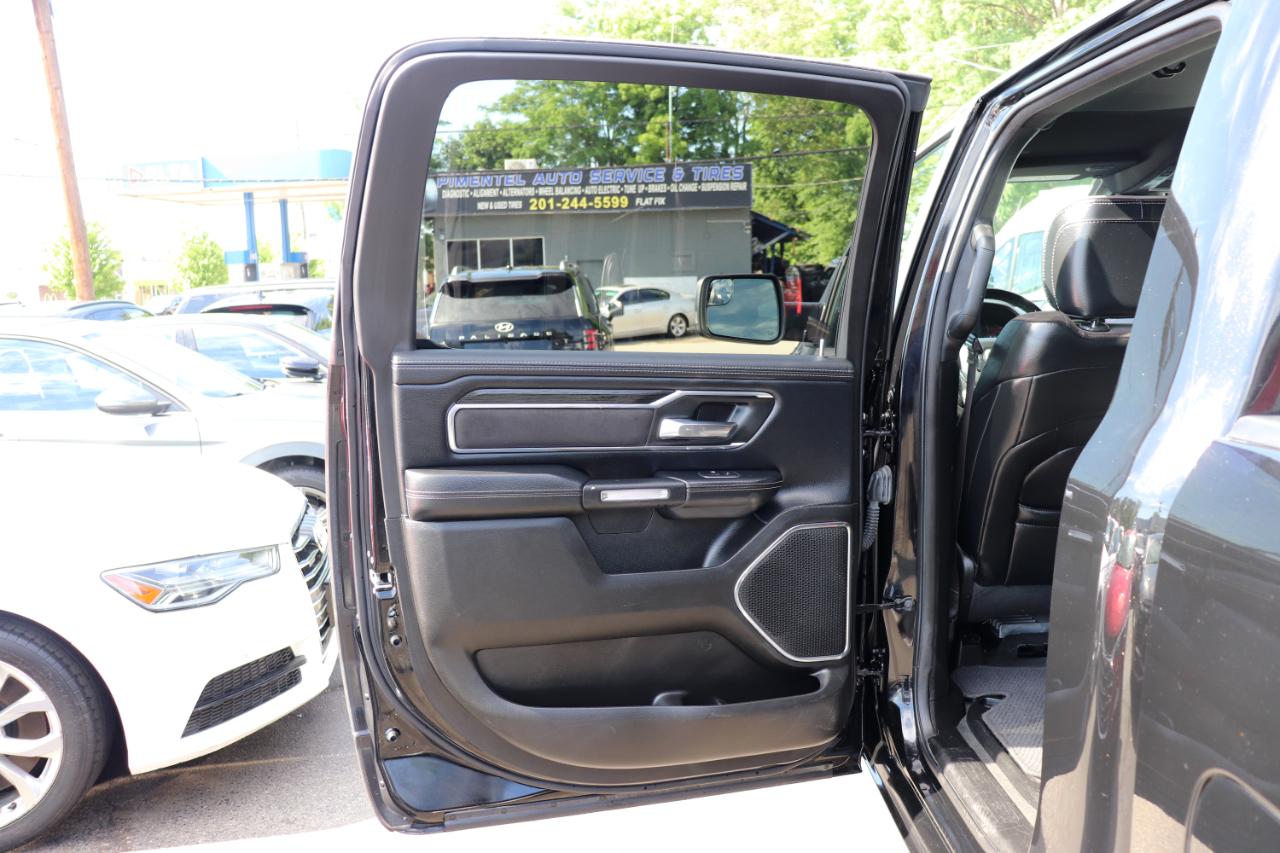 RAM 1500 Laramie 4x4 Crew Cab 5'7" Box 2024