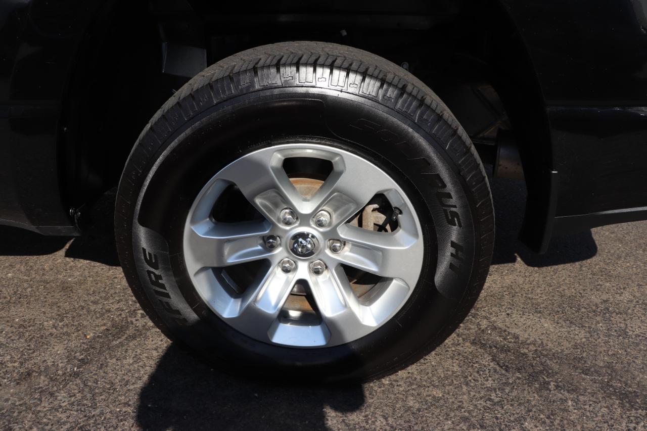 RAM 1500 Laramie 4x4 Crew Cab 5'7" Box 2024