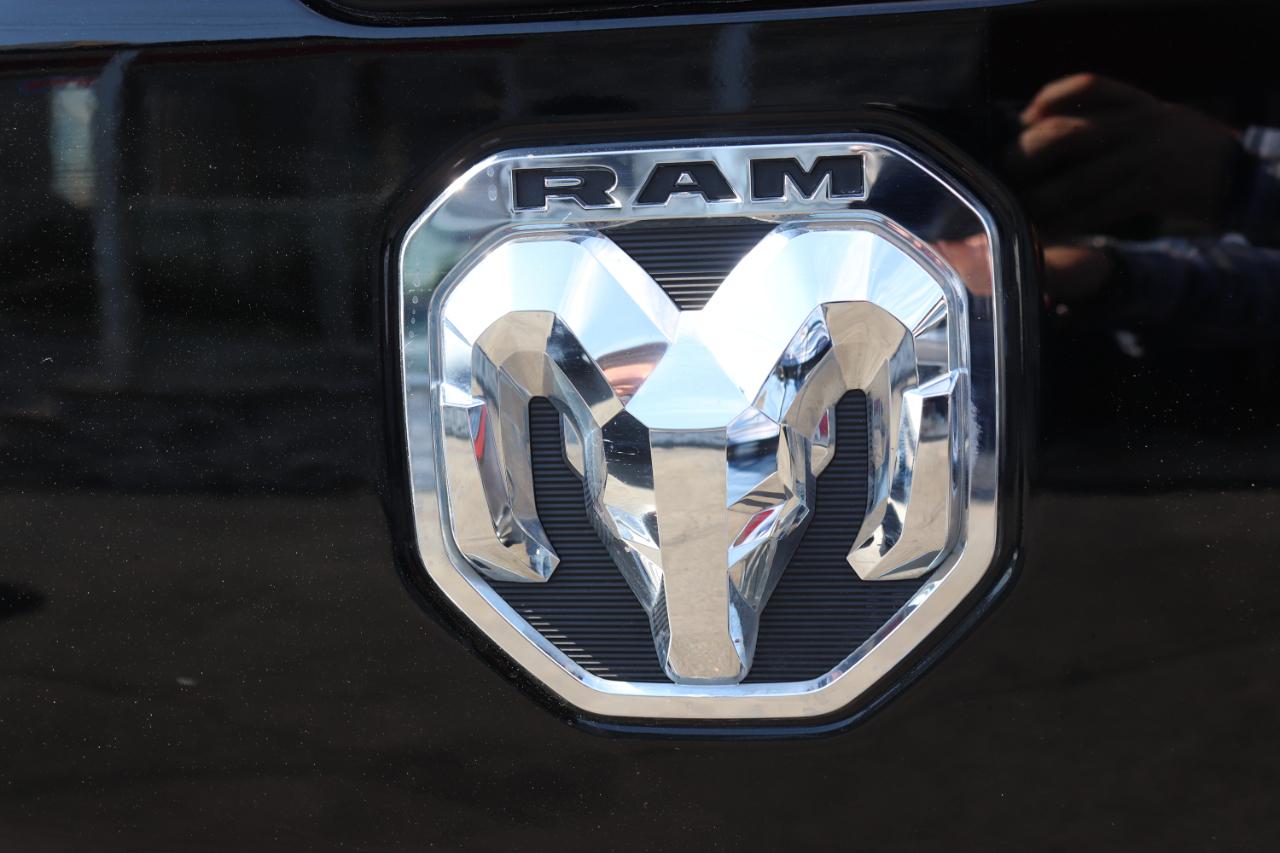 RAM 1500 Laramie 4x4 Crew Cab 5'7" Box 2024