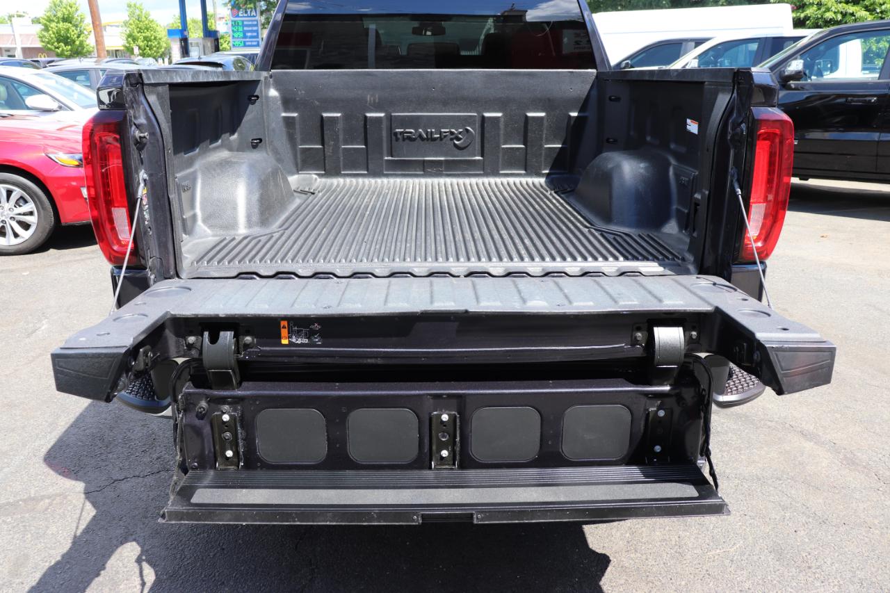 GMC Sierra 1500 4WD Crew Cab 147" SLT 2025