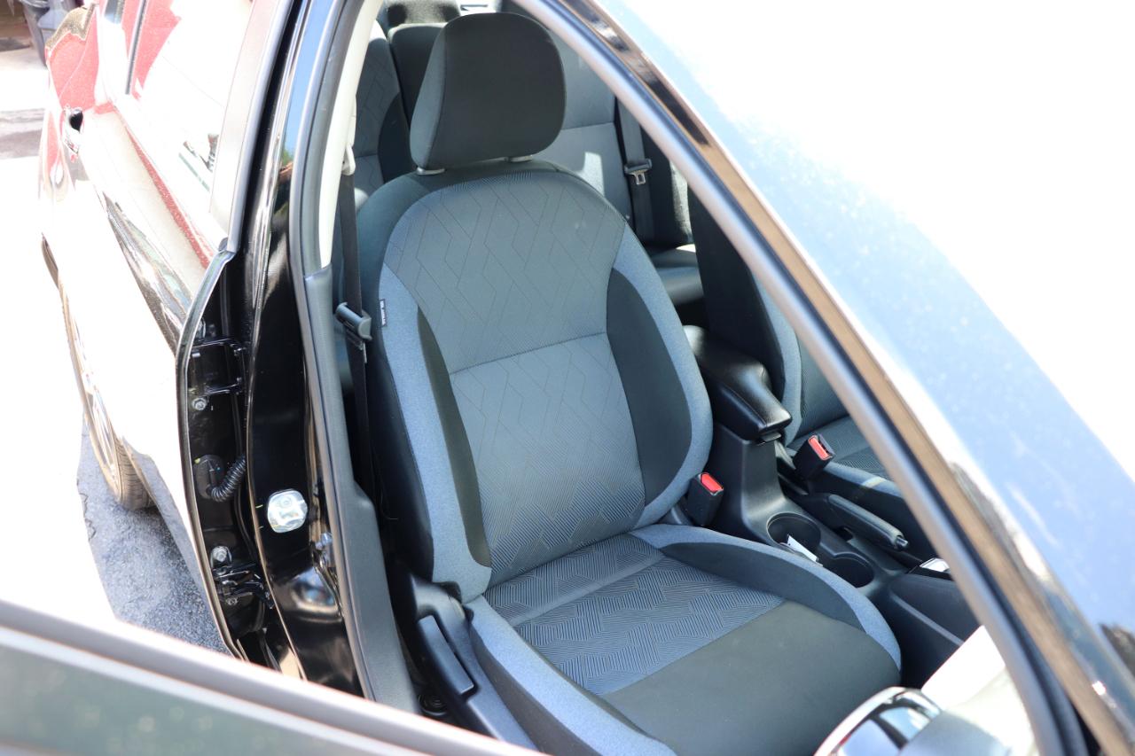 Nissan Versa SV CVT 2025
