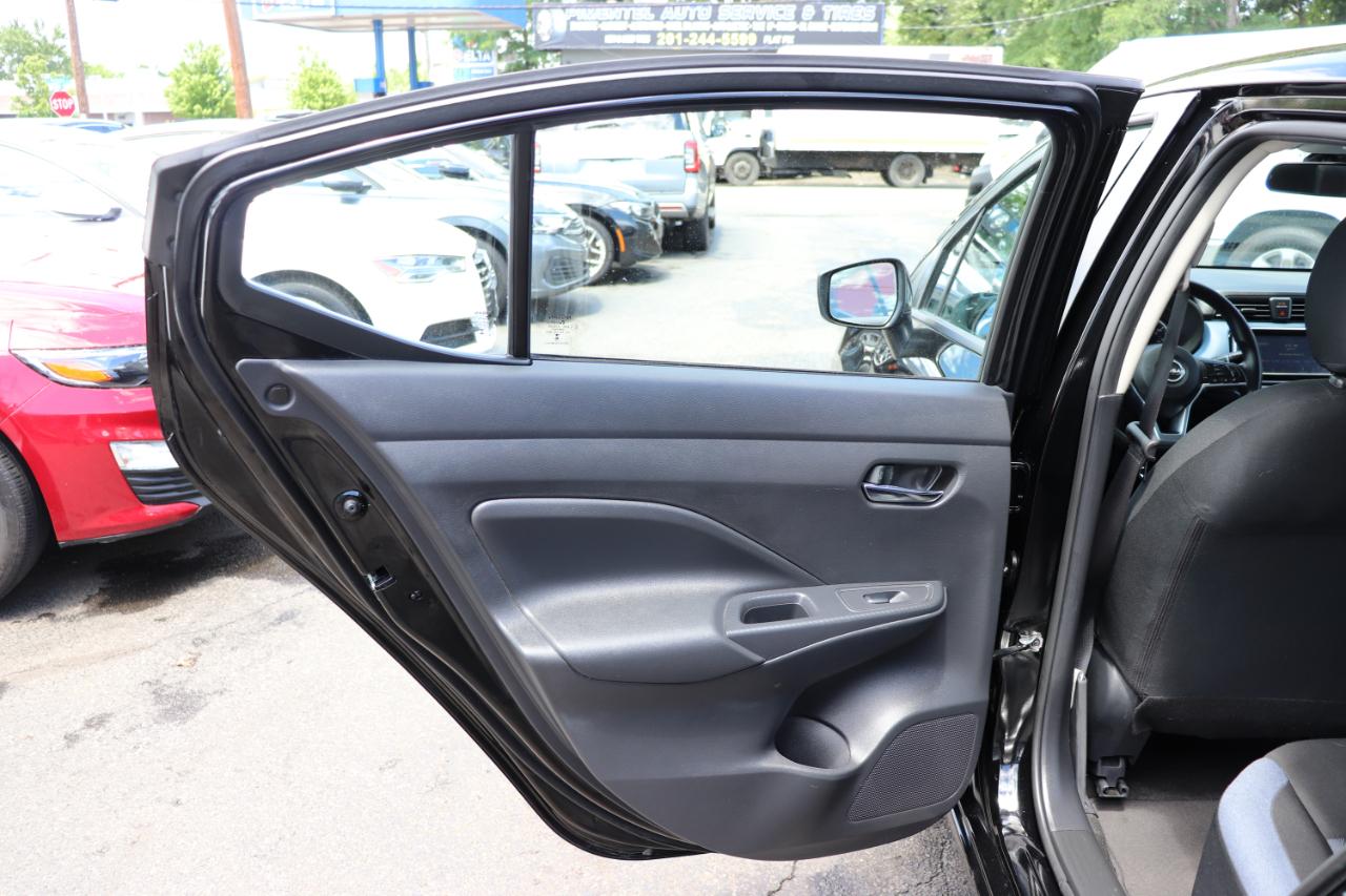 Nissan Versa SV CVT 2025