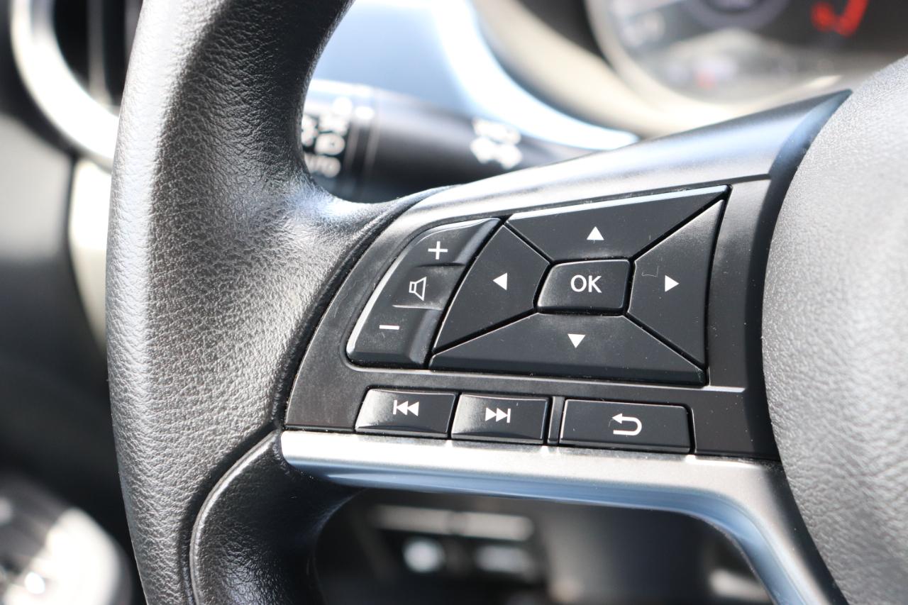 Nissan Versa SV CVT 2025