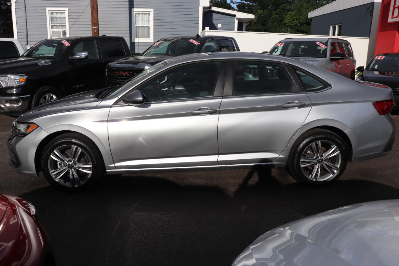 Volkswagen Jetta SE Auto 2024
