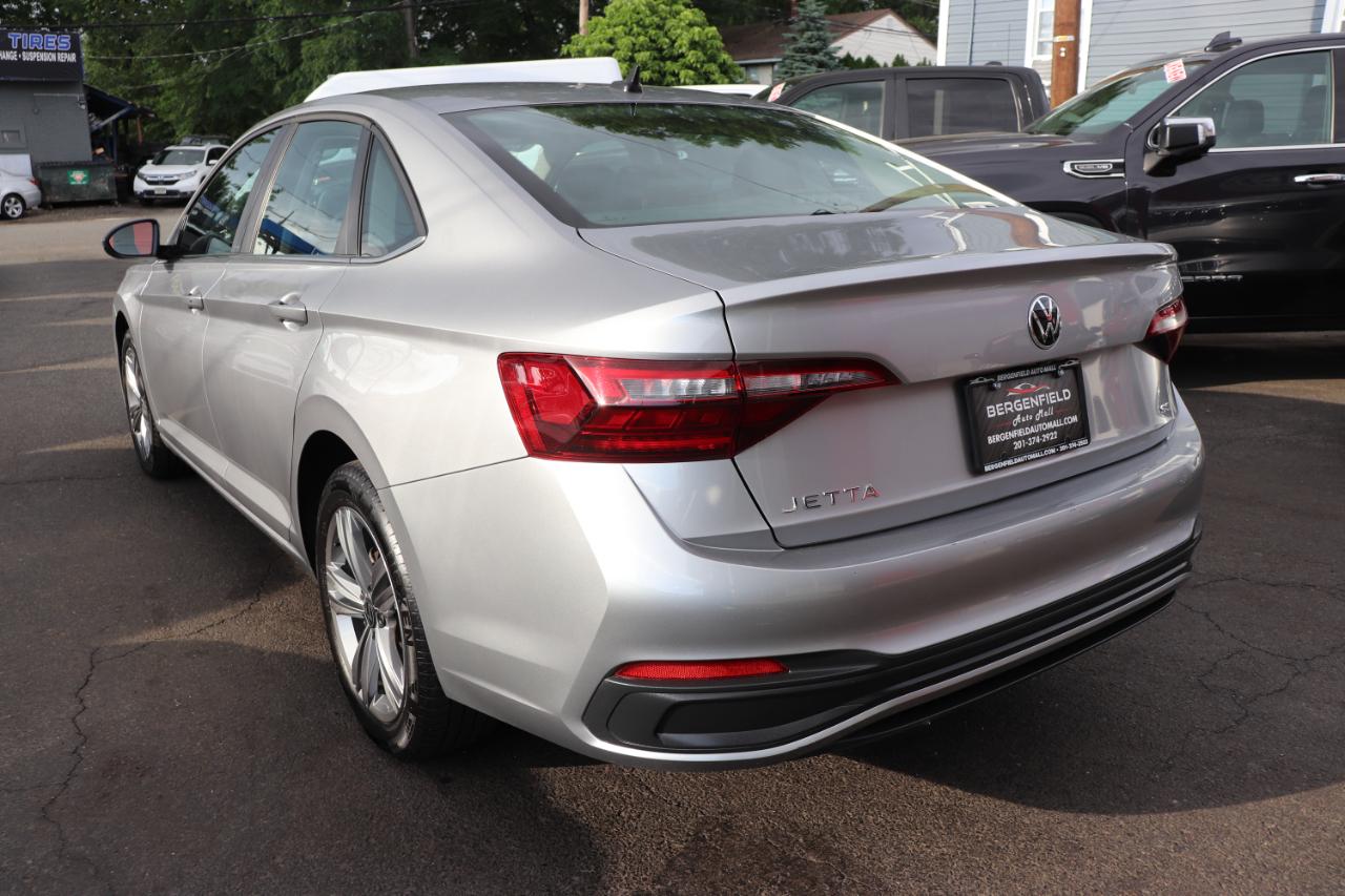Volkswagen Jetta SE Auto 2024