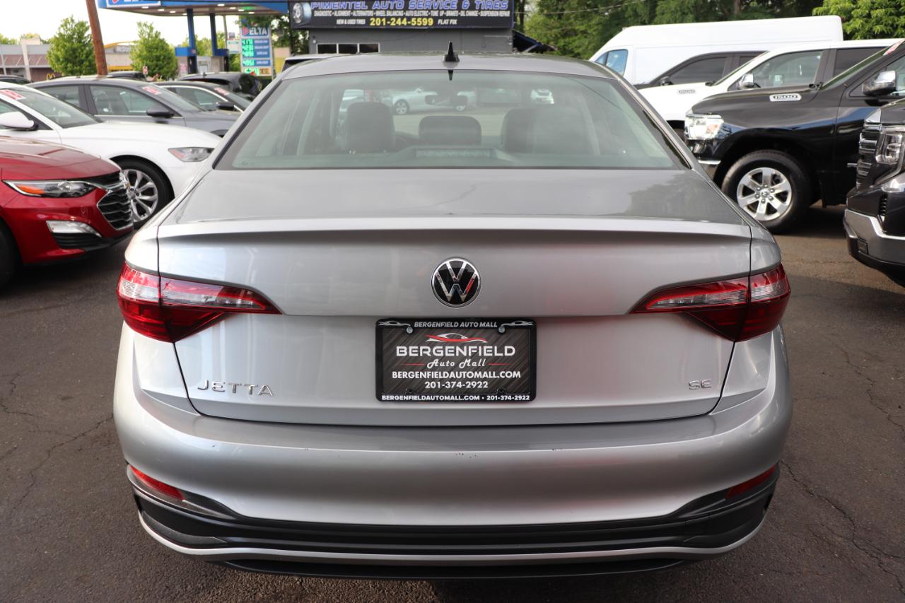 Volkswagen Jetta SE Auto 2024