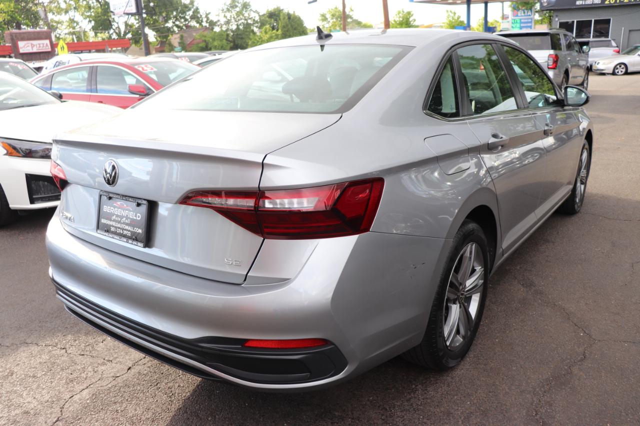 Volkswagen Jetta SE Auto 2024