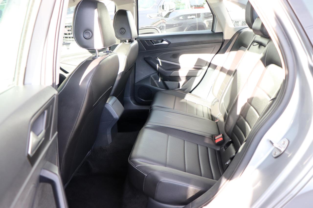 Volkswagen Jetta SE Auto 2024