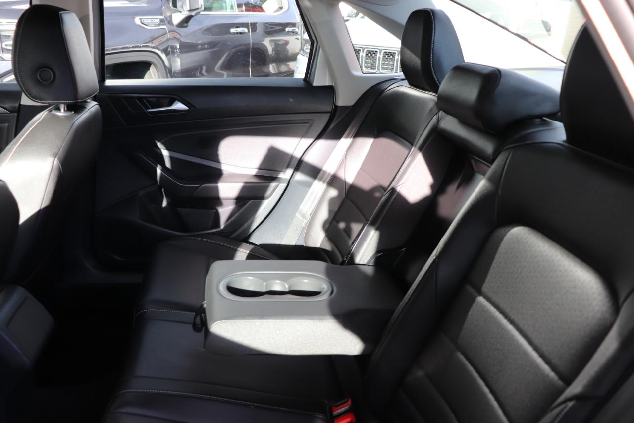 Volkswagen Jetta SE Auto 2024
