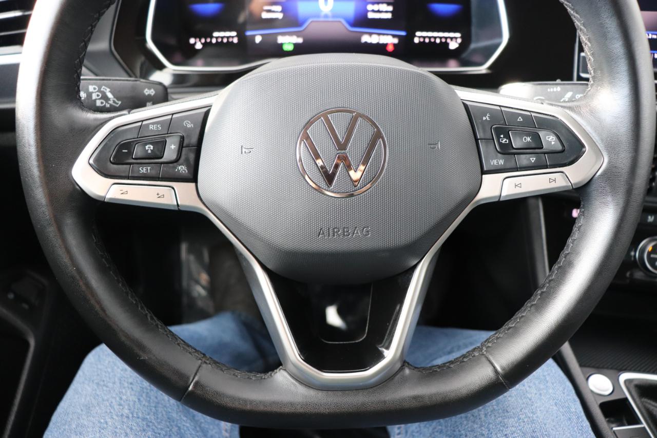 Volkswagen Jetta SE Auto 2024
