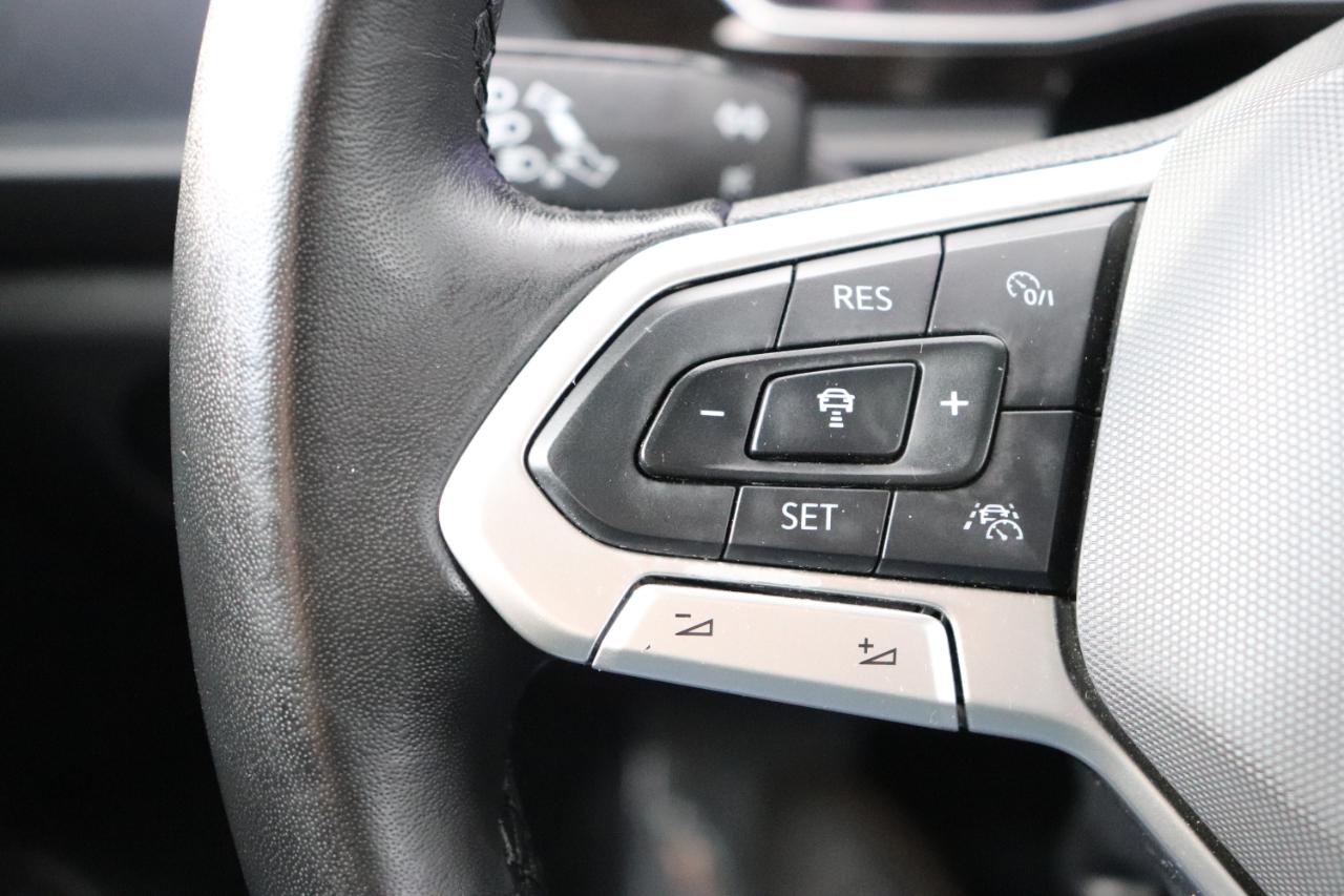 Volkswagen Jetta SE Auto 2024