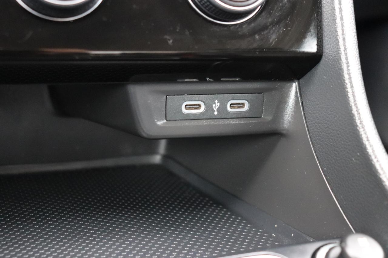 Volkswagen Jetta SE Auto 2024