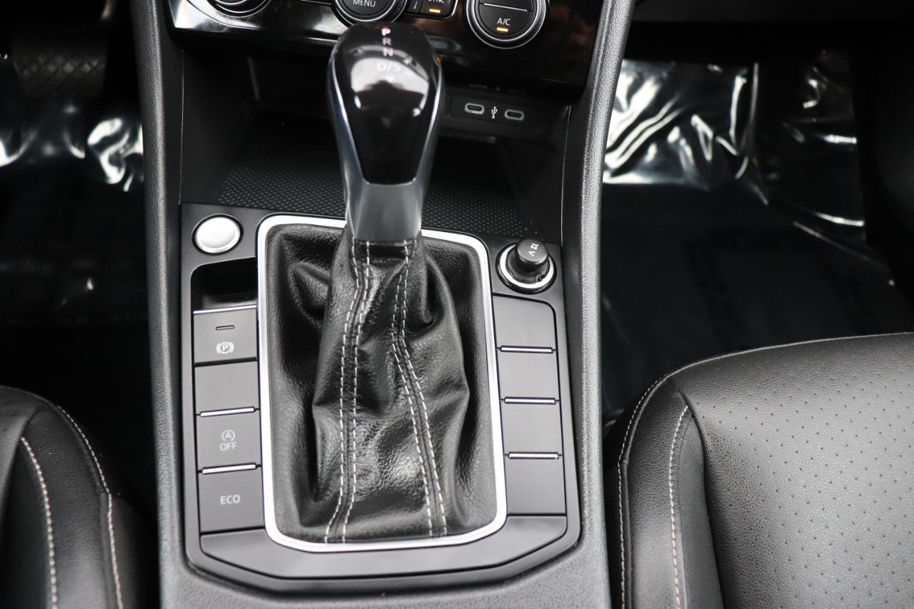 Volkswagen Jetta SE Auto 2024