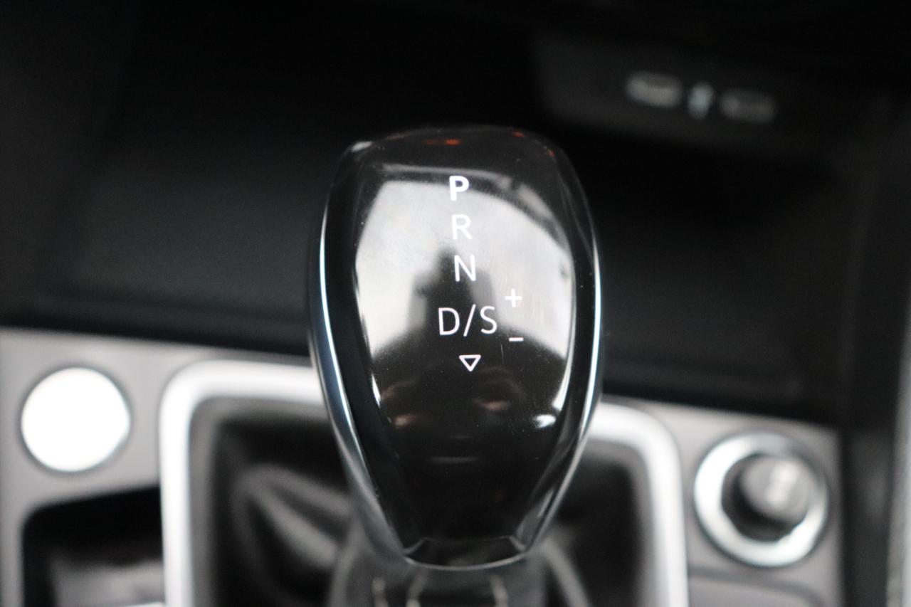 Volkswagen Jetta SE Auto 2024