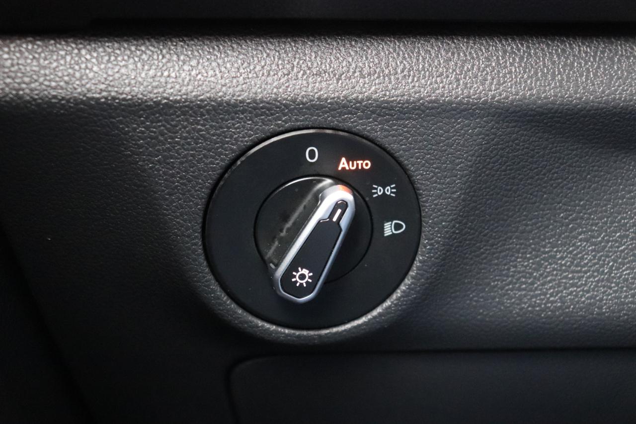 Volkswagen Jetta SE Auto 2024